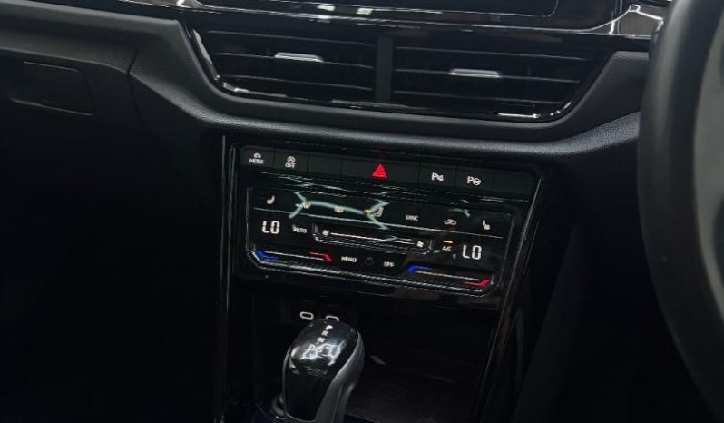 
								Volkswagen T-Roc 1.4 Tsi Design Tiptronic full									