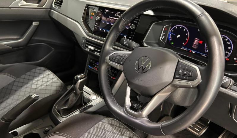 
								Volkswagen Taigo 1.0 Tsi R-Line full									
