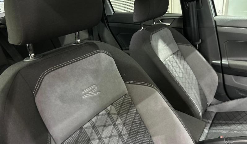 
								Volkswagen Taigo 1.0 Tsi R-Line full									
