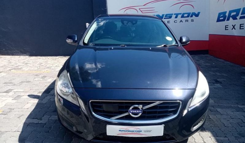 
								Volvo S60 T4 Essential full									