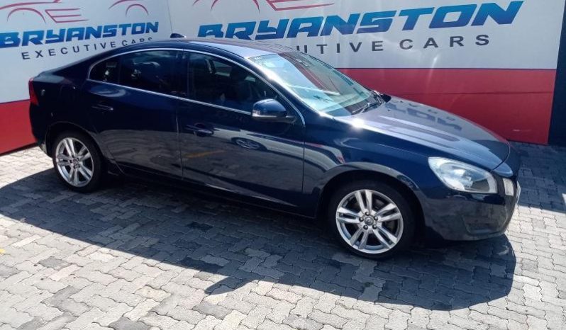 
								Volvo S60 T4 Essential full									