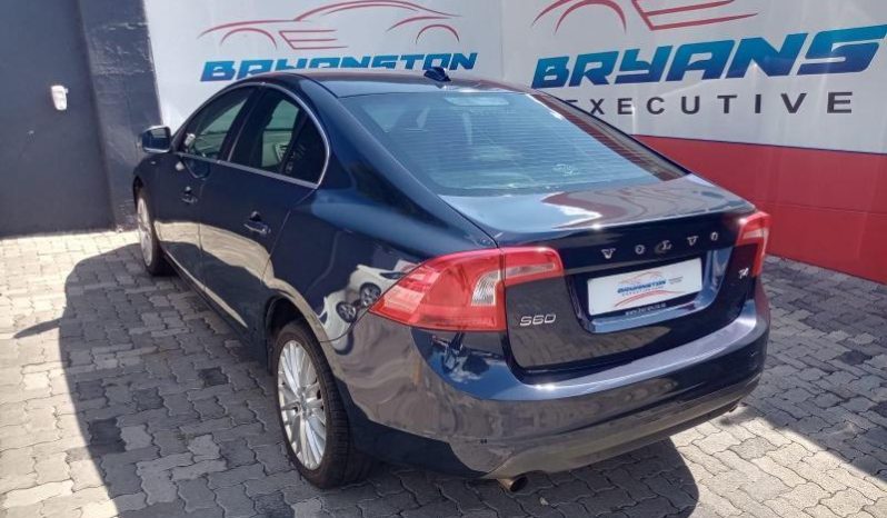 
								Volvo S60 T4 Essential full									