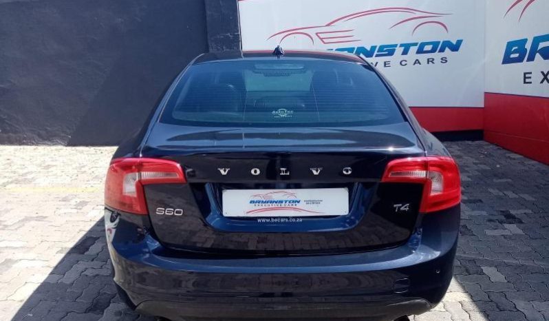
								Volvo S60 T4 Essential full									