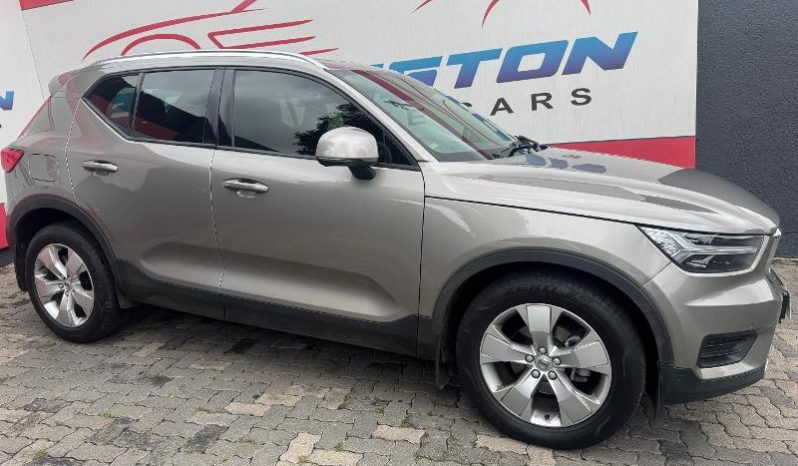 
								Volvo Xc40 T3 Momentum Geartronic full									