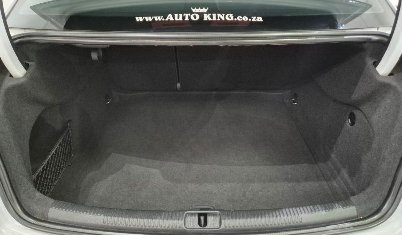 
								Audi A3 Sedan 1.0 Tfsi S Tronic full									