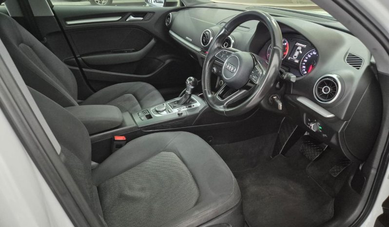 
								Audi A3 Sedan 1.0 Tfsi S Tronic full									