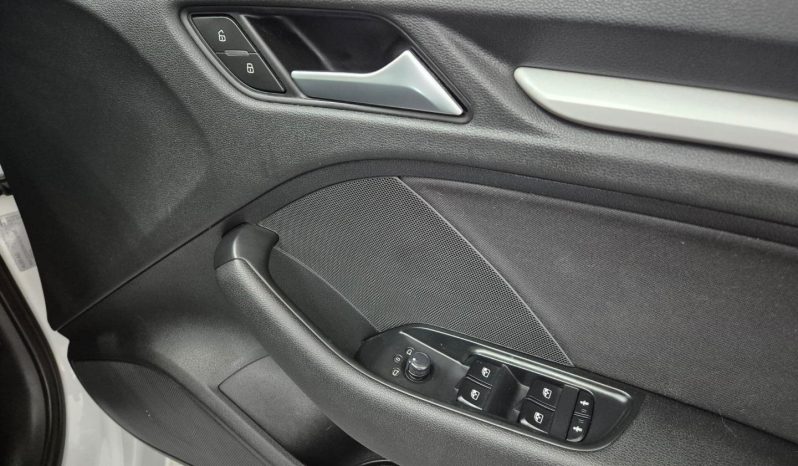 
								Audi A3 Sedan 1.0 Tfsi S Tronic full									