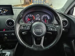 
										Audi A3 Sedan 1.0 Tfsi S Tronic full									