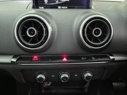 
										Audi A3 Sedan 1.0 Tfsi S Tronic full									