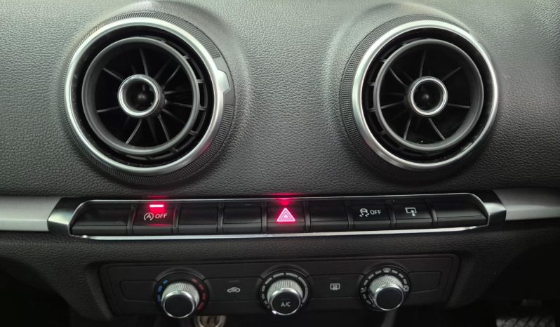 
								Audi A3 Sedan 1.0 Tfsi S Tronic full									