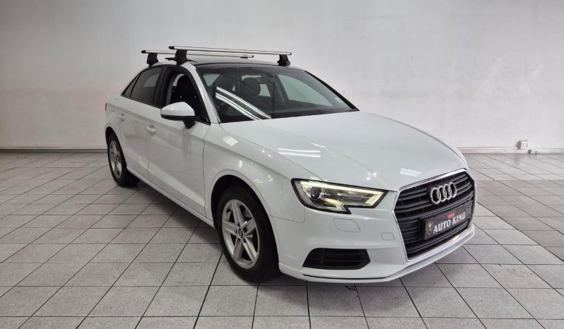 
								Audi A3 Sedan 1.0 Tfsi S Tronic full									