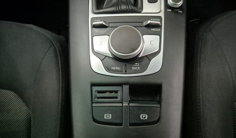 
								Audi A3 Sedan 1.0 Tfsi S Tronic full									
