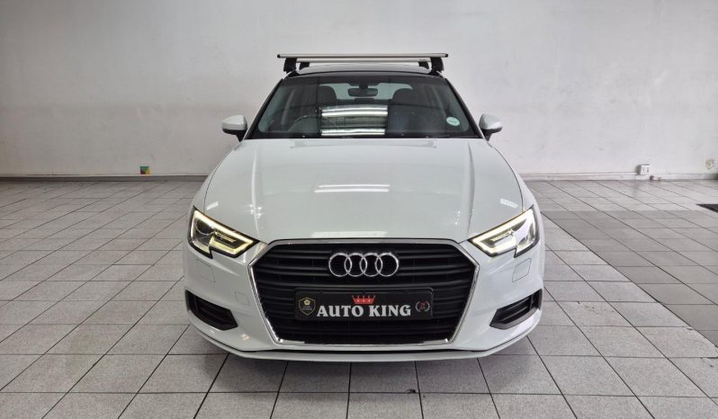 
								Audi A3 Sedan 1.0 Tfsi S Tronic full									