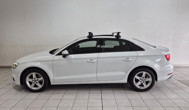 
								Audi A3 Sedan 1.0 Tfsi S Tronic full									