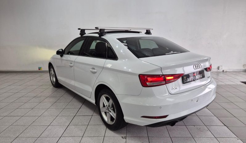 
								Audi A3 Sedan 1.0 Tfsi S Tronic full									
