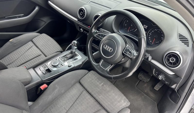 
								Audi A3 Sportback 1.8 Tfsi Se S-Tronic full									
