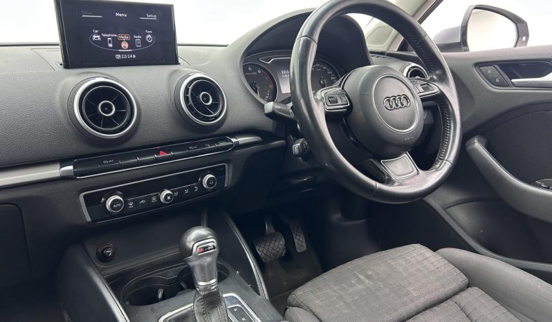 
								Audi A3 Sportback 1.8 Tfsi Se S-Tronic full									
