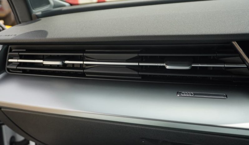
								Audi A3 Sportback 35TFSI full									