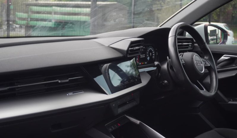 
								Audi A3 Sportback 35TFSI full									