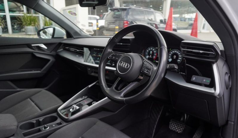 
								Audi A3 Sportback 35TFSI full									