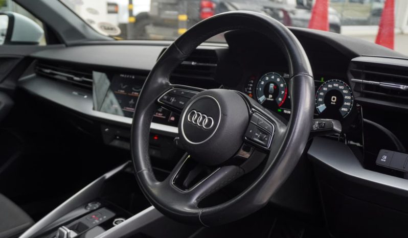 
								Audi A3 Sportback 35TFSI full									