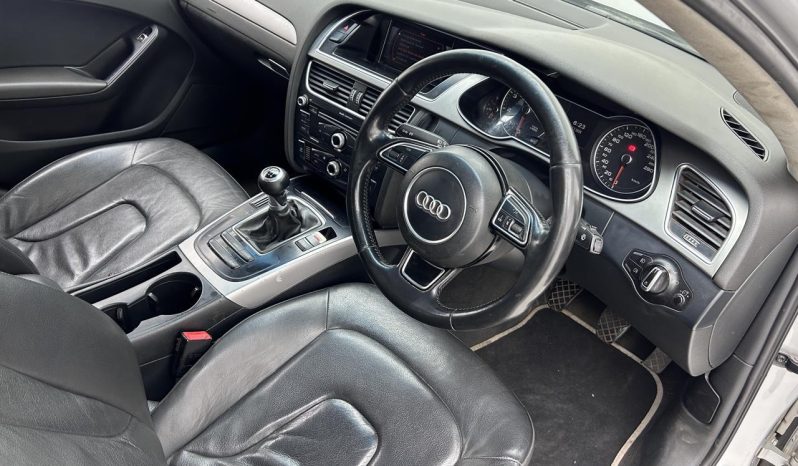 
								Audi A4 Sedan 1.8 Tfsi Ambition full									