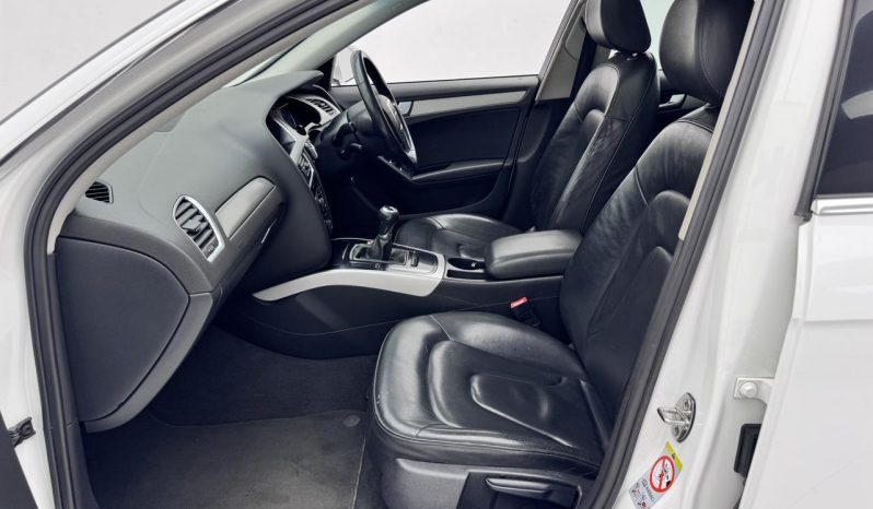 
								Audi A4 Sedan 2.0 Tfsi Ambition full									