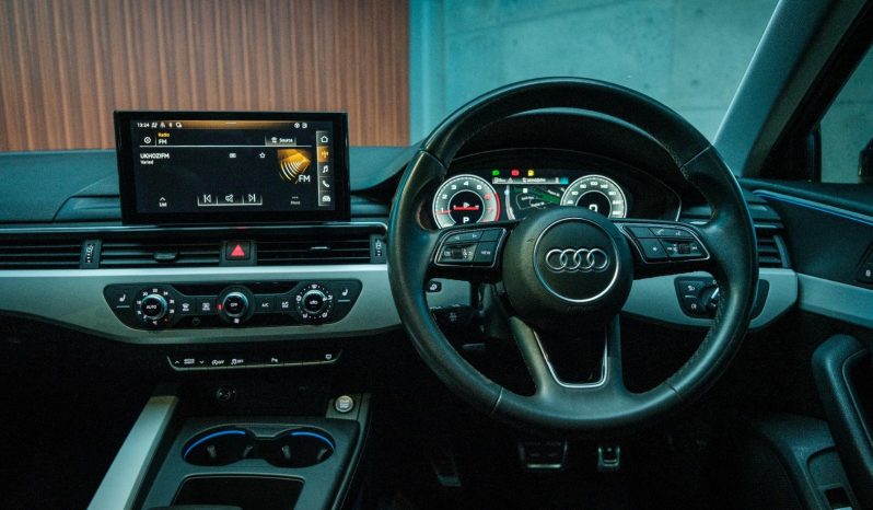 
								Audi A4 Sedan 35 Tfsi S Tronic full									