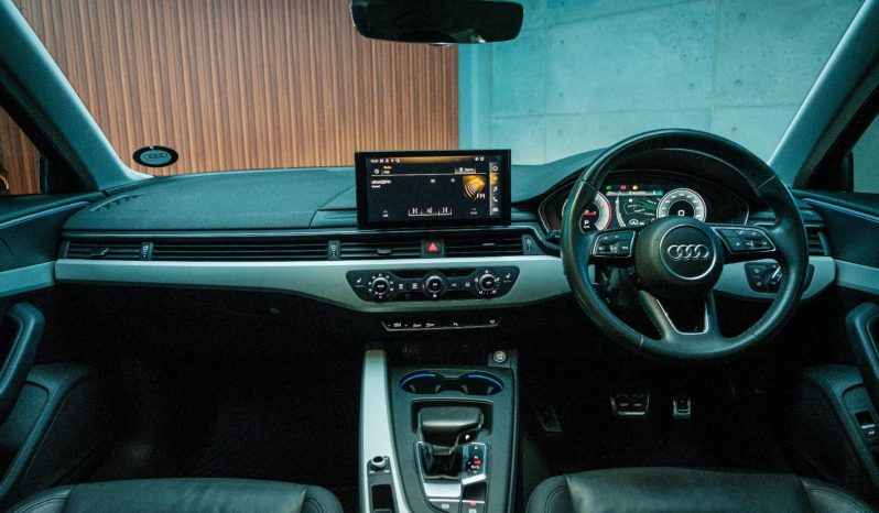 
								Audi A4 Sedan 35 Tfsi S Tronic full									