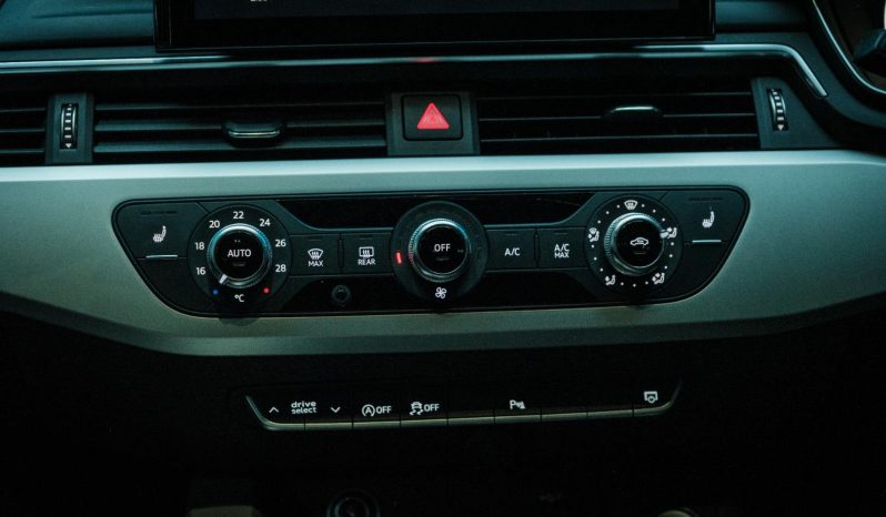 
								Audi A4 Sedan 35 Tfsi S Tronic full									