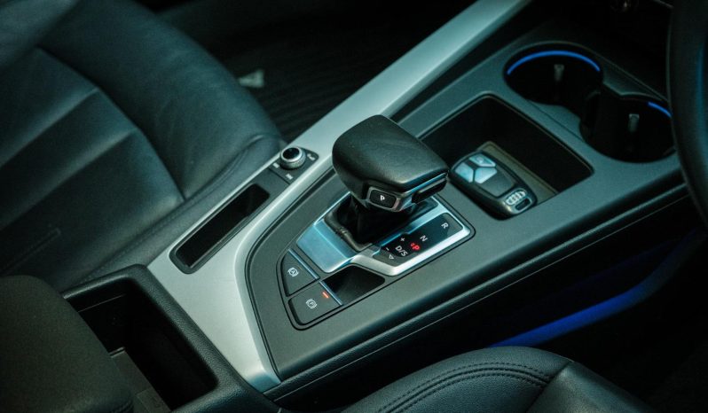 
								Audi A4 Sedan 35 Tfsi S Tronic full									