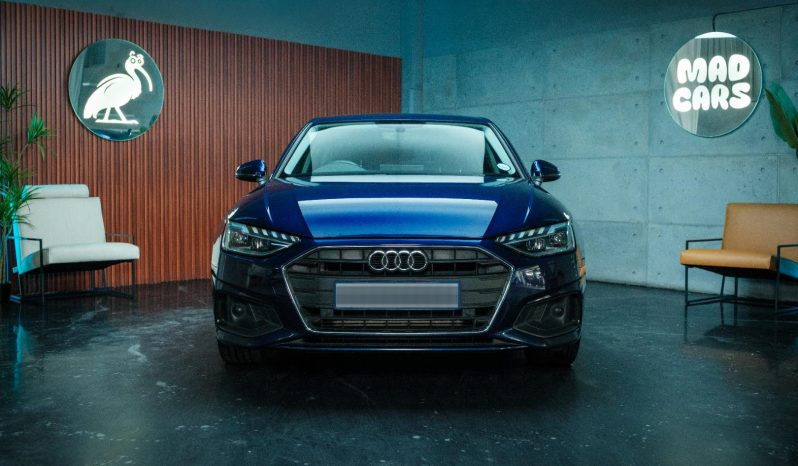 
								Audi A4 Sedan 35 Tfsi S Tronic full									