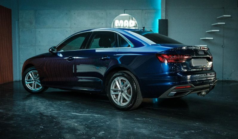 
								Audi A4 Sedan 35 Tfsi S Tronic full									