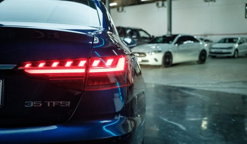
								Audi A4 Sedan 35 Tfsi S Tronic full									