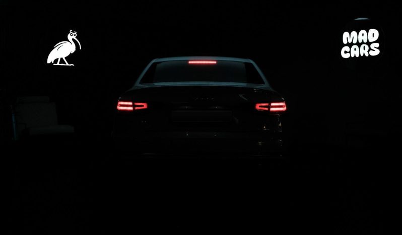
								Audi A4 Sedan 40 Tfsi Sport S-Tronic full									