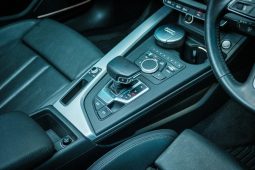 
										Audi A4 Sedan 40 Tfsi Sport S-Tronic full									