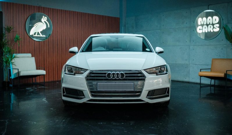 
								Audi A4 Sedan 40 Tfsi Sport S-Tronic full									