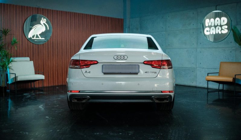 
								Audi A4 Sedan 40 Tfsi Sport S-Tronic full									