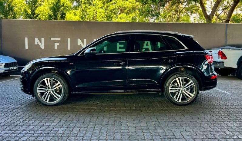 
								Audi Q5 2.0 Tdi Sport Quattro S-Tronic full									