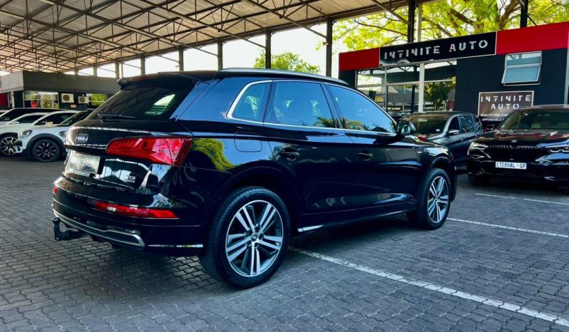
								Audi Q5 2.0 Tdi Sport Quattro S-Tronic full									