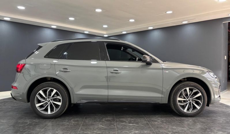 
								Audi Q5 40 Tdi Quattro S Tronic S Line full									