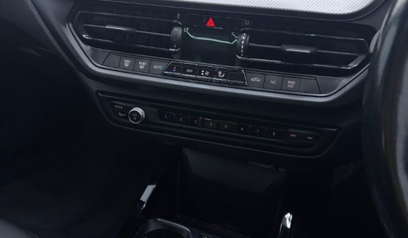 
								BMW 1 Series 118i M Sport Sport Steptronic full									