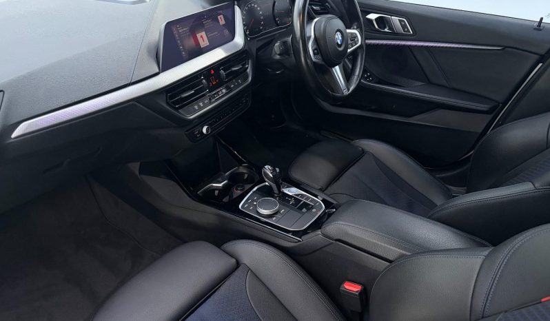 
								BMW 1 Series 118i M Sport Sport Steptronic full									