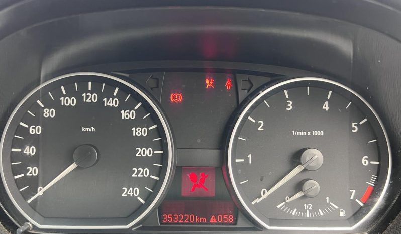 
								BMW 1 Series 5-Door 116i full									