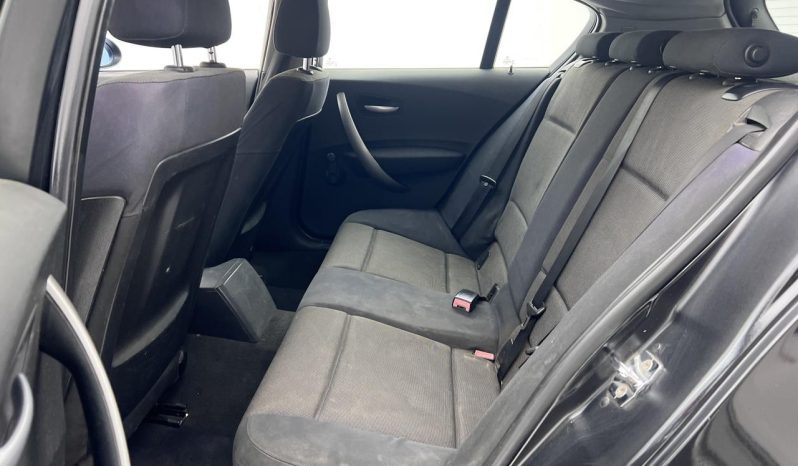 
								BMW 1 Series 5-Door 116i full									