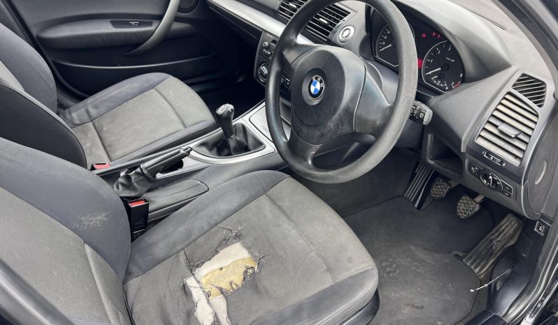
								BMW 1 Series 5-Door 116i full									