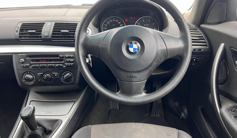 
								BMW 1 Series 5-Door 116i full									