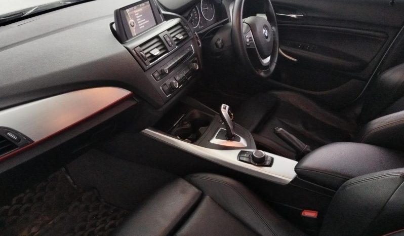
								BMW 1 Series 5-Door 118i Steptronic full									