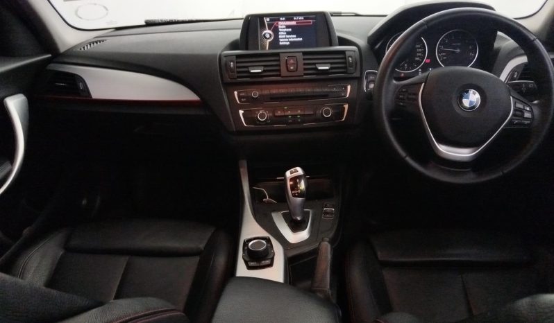 
								BMW 1 Series 5-Door 118i Steptronic full									