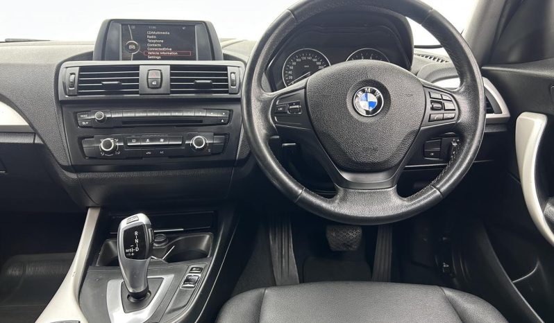 
								BMW 1 Series 5-Door 118i Steptronic full									